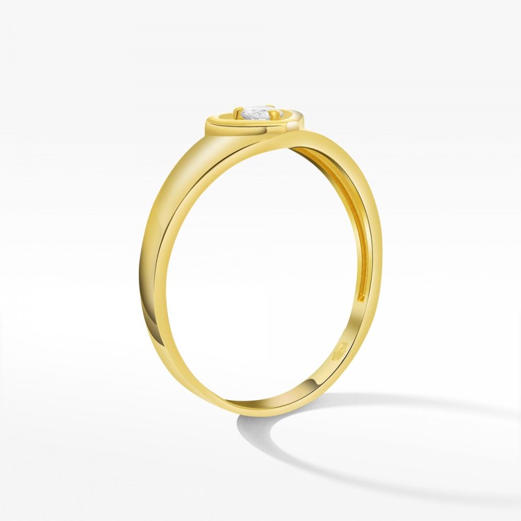 Pierścionek zaręczynowy z diamentem w oprawie w kształcie serca