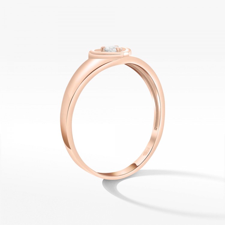 Pierścionek zaręczynowy z diamentem w oprawie w kształcie serca