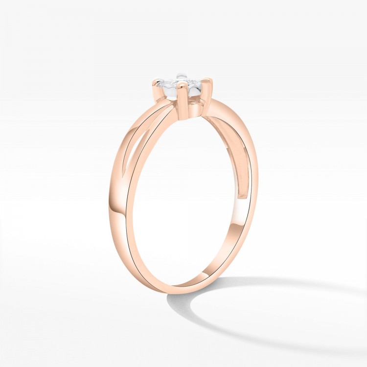 Pierścionek z diamentem