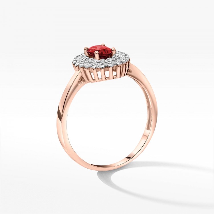 Złoty pierścionek z rubinem i diamentami