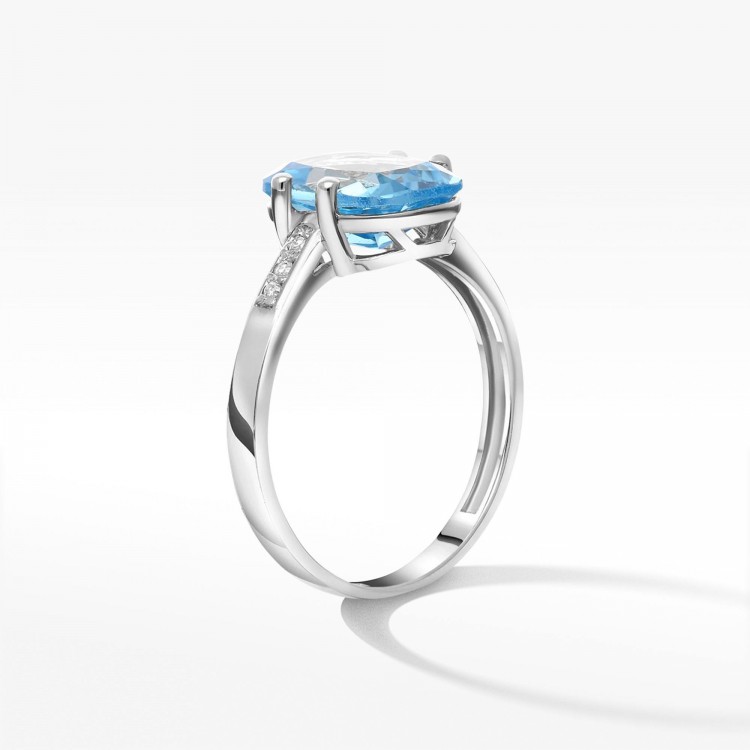 Pierścionek z topazem i diamentami