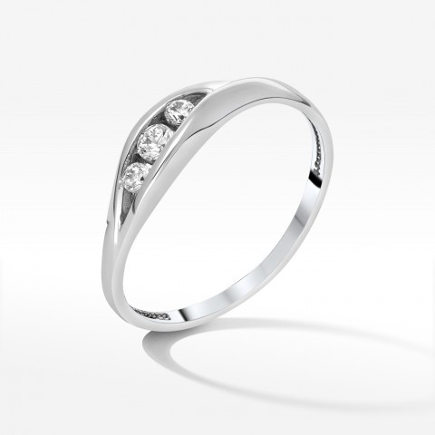 Pierścionek z białego złota