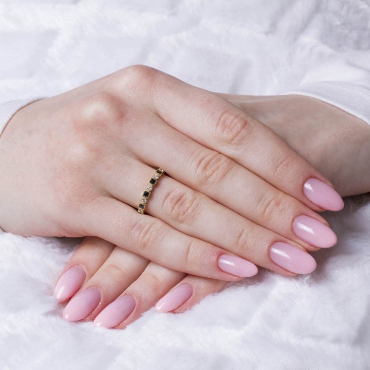 Złoty pierścionek z cyrkoniami