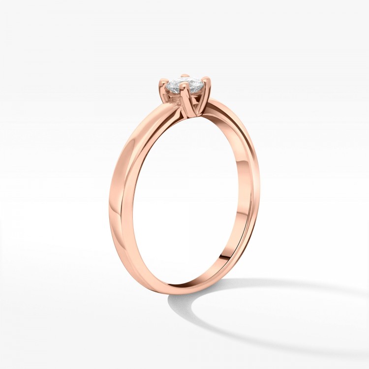 Klasyczny złoty pierścionek z diamentem