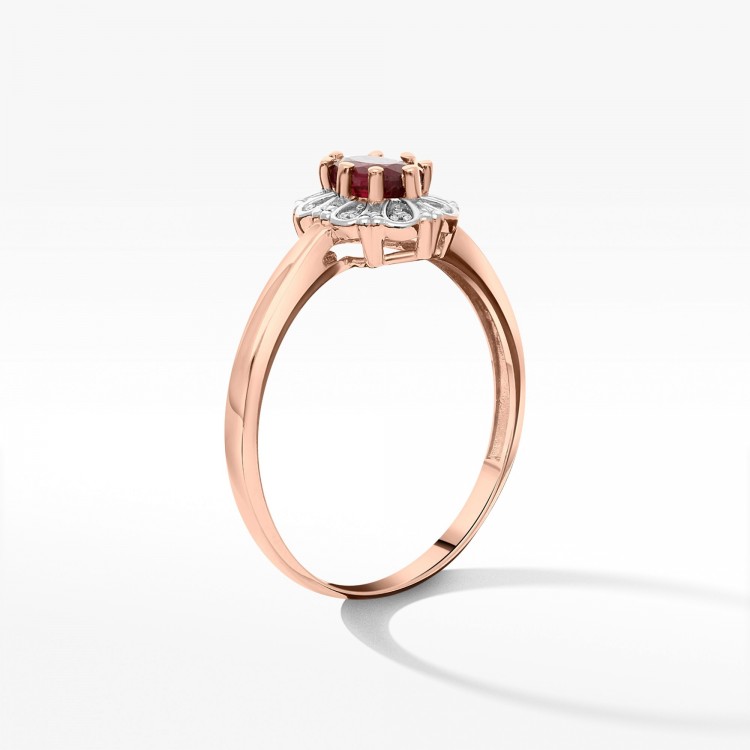 Złoty pierścionek z rubinem i diamentami