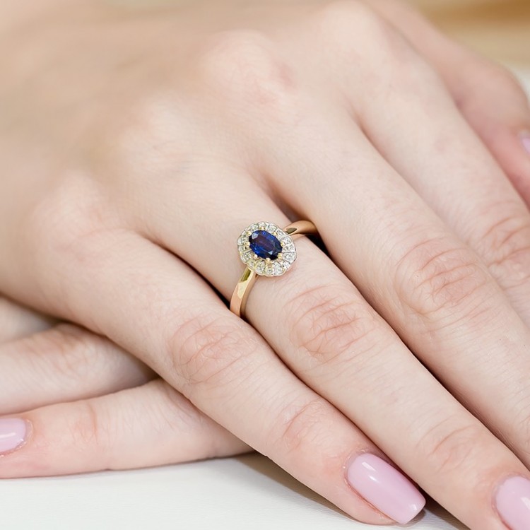 Złoty pierścionek z szafirem i diamentami