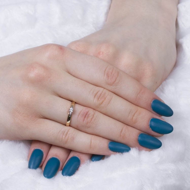 Złoty pierścionek z cyrkonią