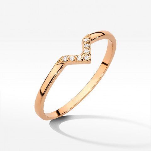 Pierścionek z diamentami z różowego złota