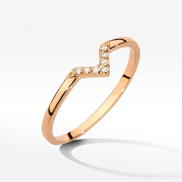 Pierścionek z diamentami z różowego złota
