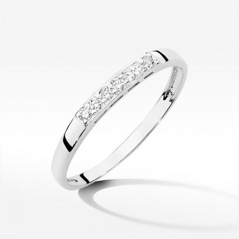 Pierścionek z białego złota z diamentami