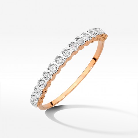 Pierścionek z różowego złota z diamentami