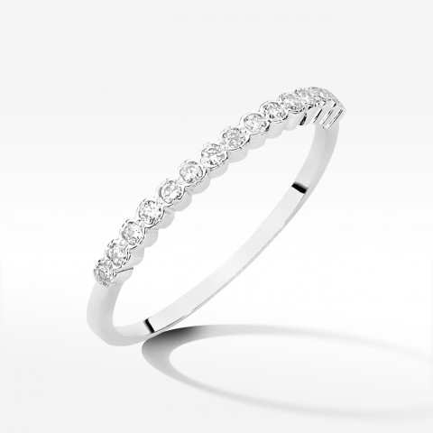 Pierścionek z białego złota z diamentami