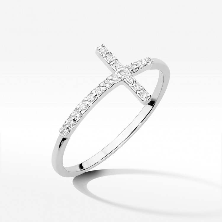 Pierścionek krzyż z diamentami