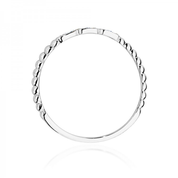 Pierścionek z białego złota z diamentami