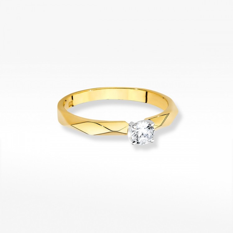 Pierścionek z żółtego złota z diamentem