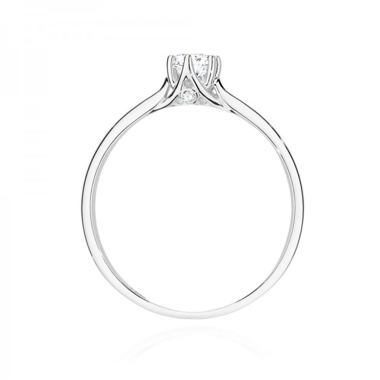 Pierścionek z białego złota z diamentami