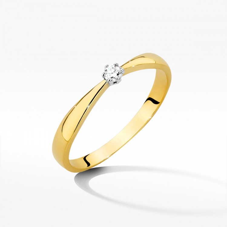 Pierścionek z żółtego złota z diamentem