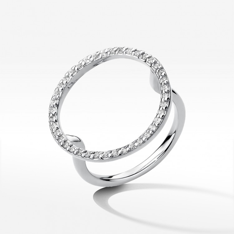 Pierścionek z białego złota z diamentami