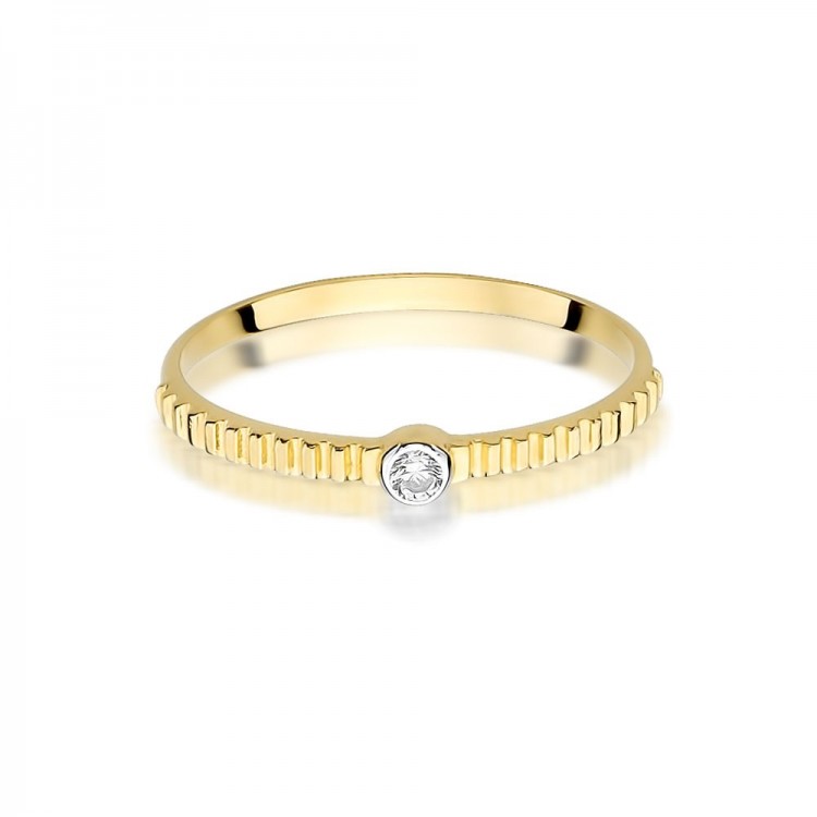 Pierścionek z żółtego złota z diamentem