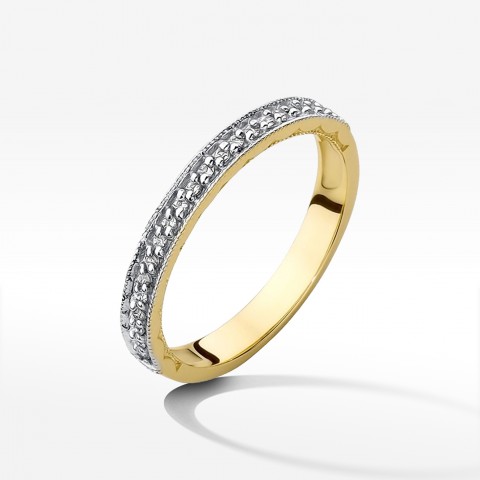 Pierścionek z żółtego złota z diamentami