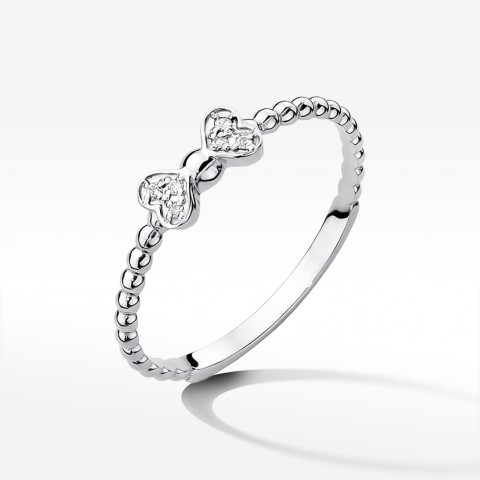 Pierścionek z białego złota z diamentami