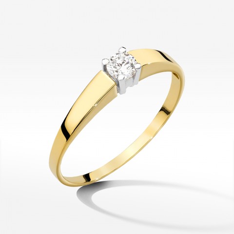 Pierścionek z żółtego złota z diamentami