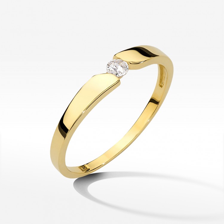 Pierścionek z żółtego złota z diamentem