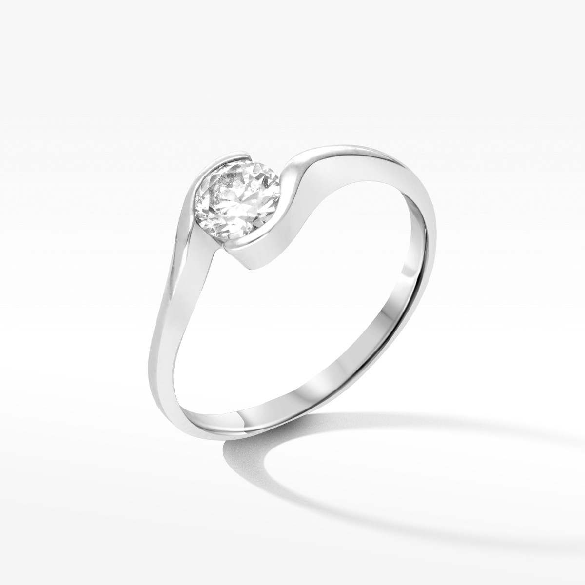 Pierścionek z białego złota