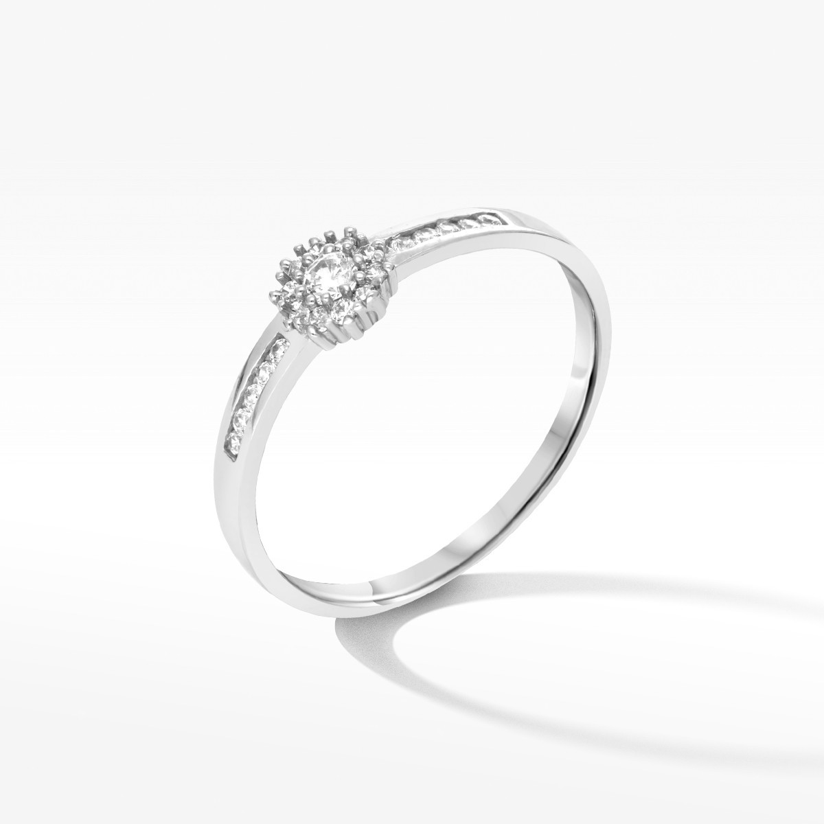 Pierścionek z białego złota