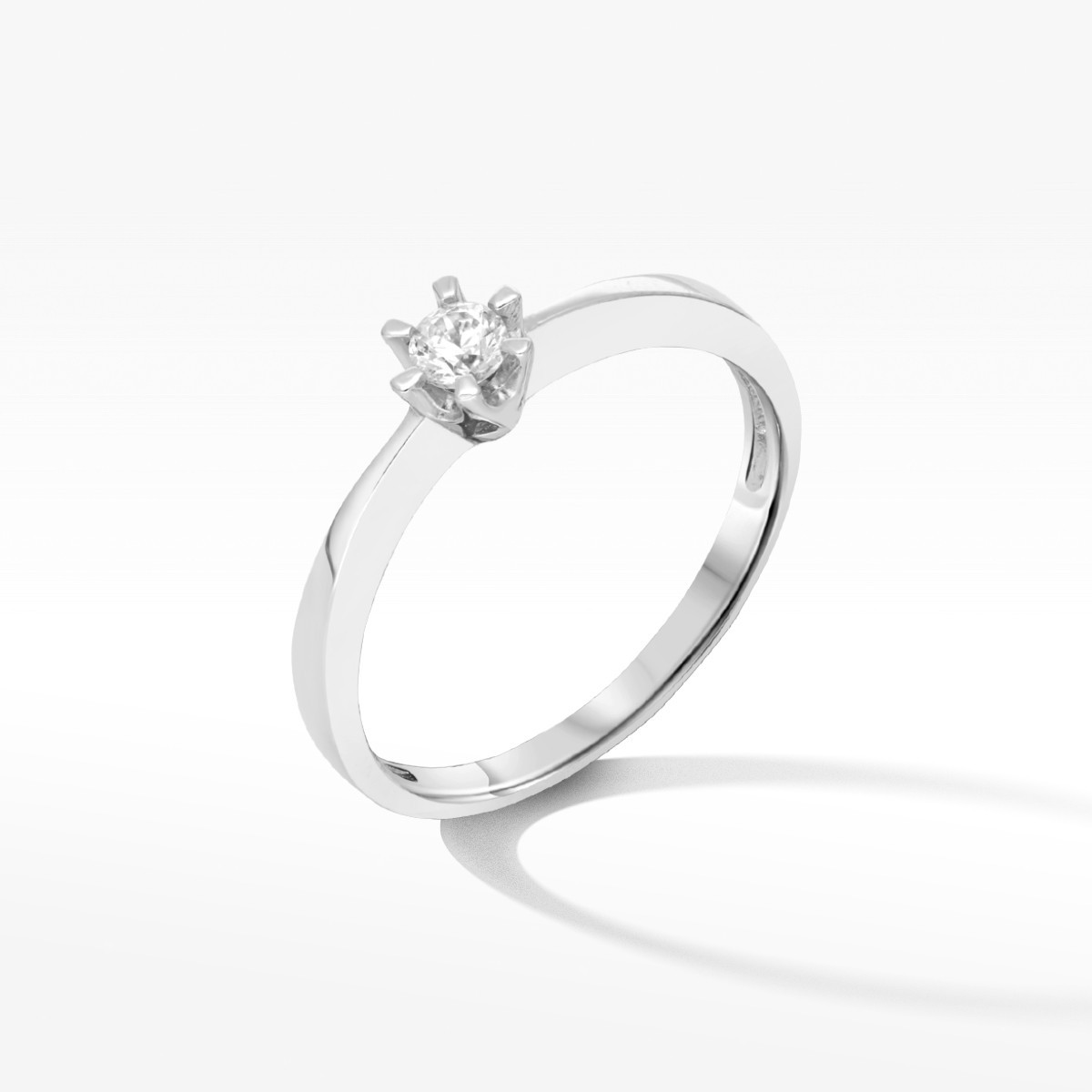 Pierścionek z białego złota