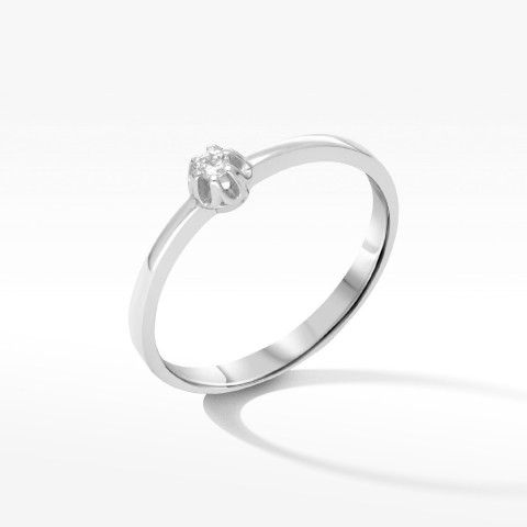 Pierścionek z białego złota