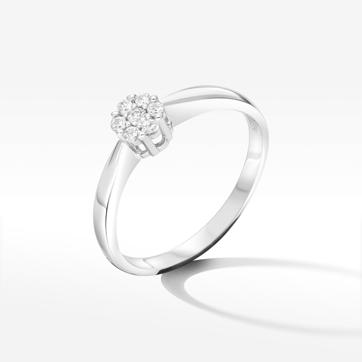 Pierścionek z białego złota