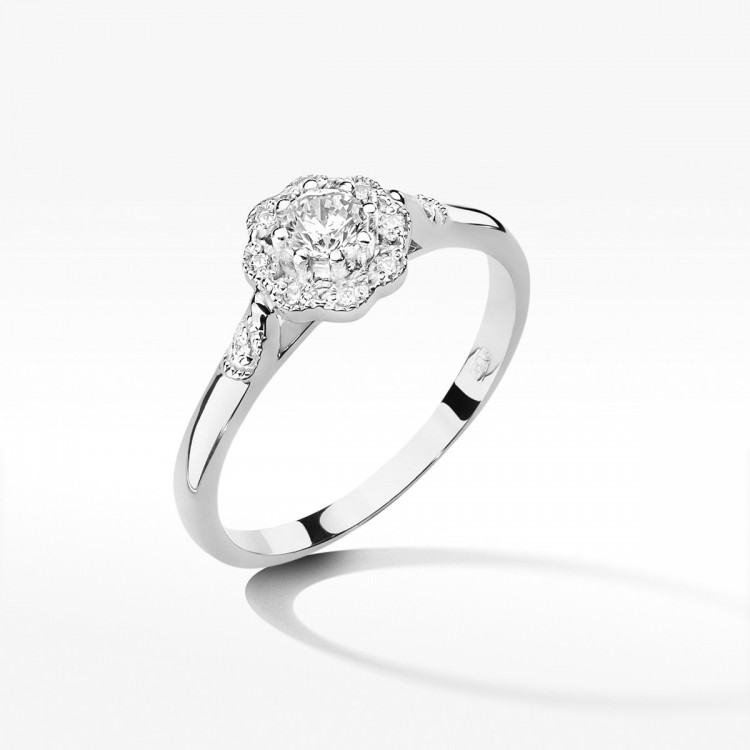 Pierścionek z diamentami