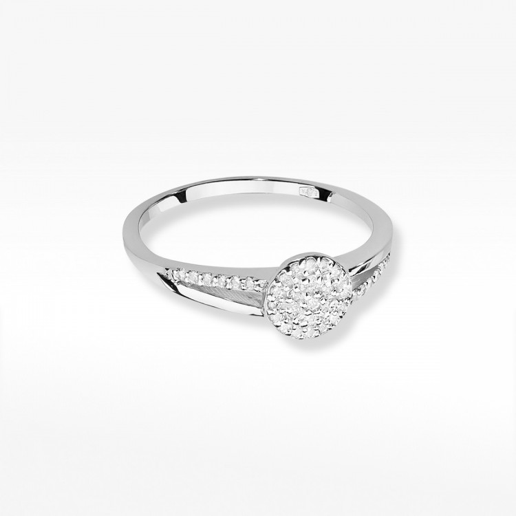 Pierścionek z diamentami