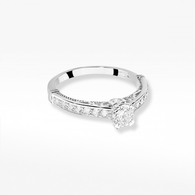 Pierścionek z diamentami