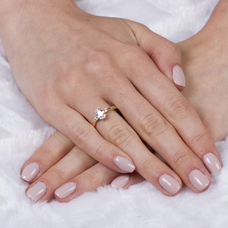 Pierścionek ze złota z cyrkonią