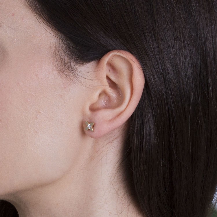 Złote kolczyki kwiatki