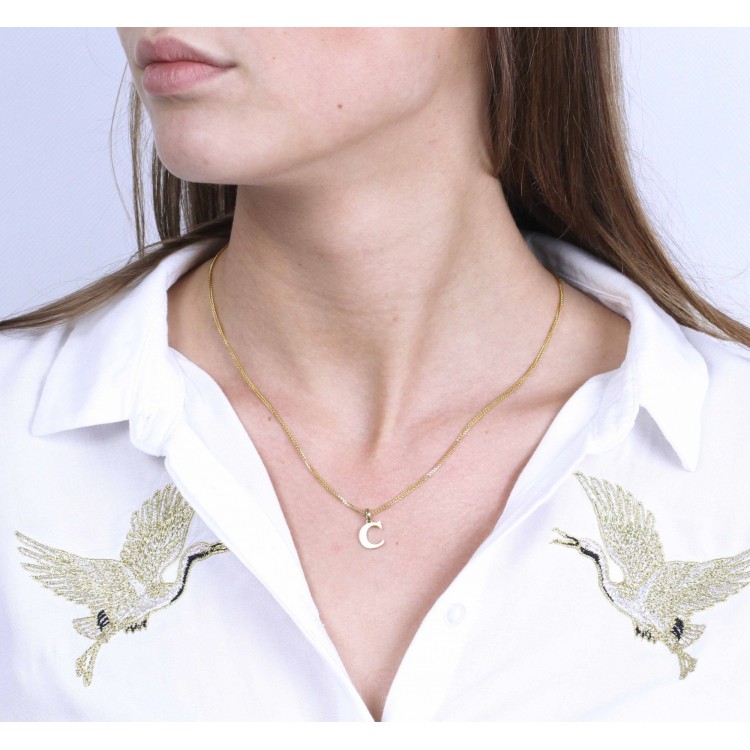 Złota zawieszka literka C