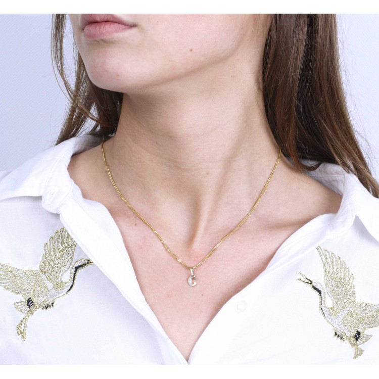 Złota zawieszka literka C