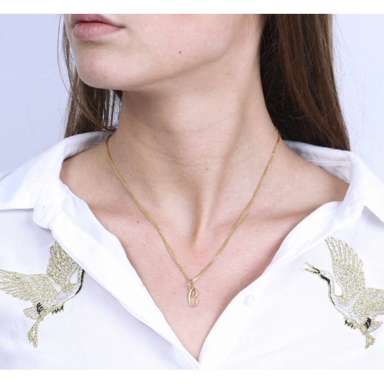 Złota zawieszka literka C