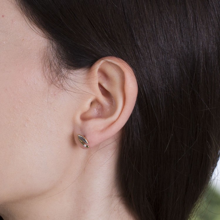 Dwukolorowe kolczyki ze złota