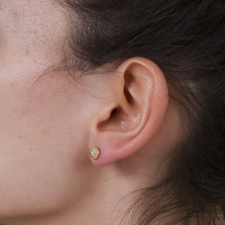 Okrągłe kolczyki ze złota z cyrkoniami