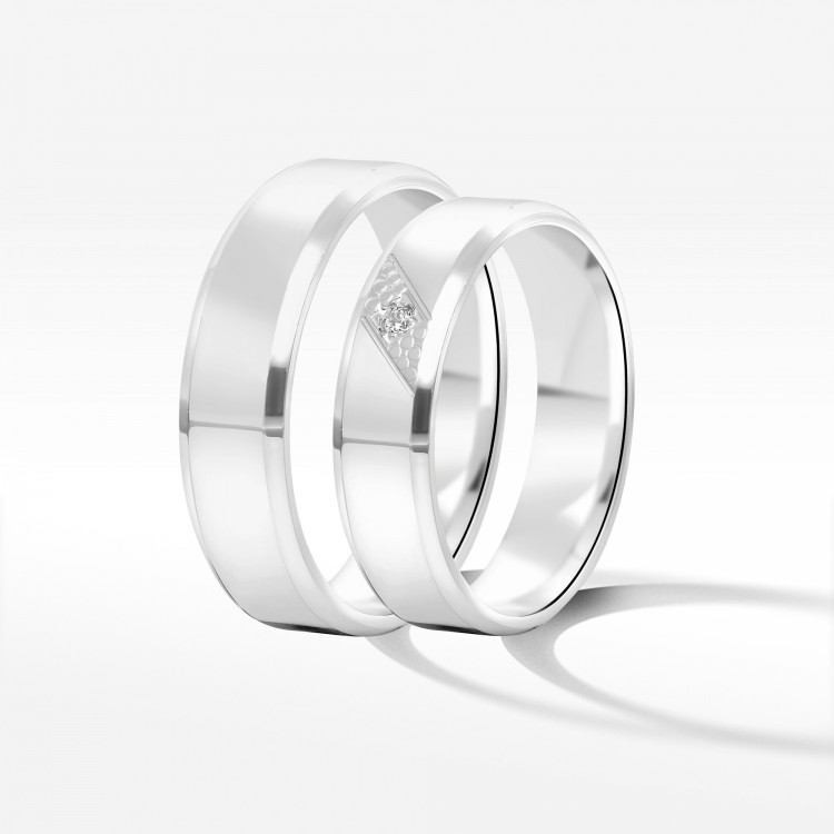 Obrączki ślubne z białego złota 5mm fazowane