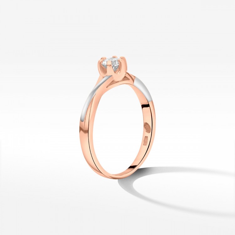 Złoty pierścionek z diamentami