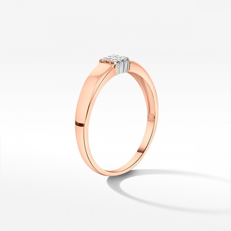 Złoty pierścionek z diamentami