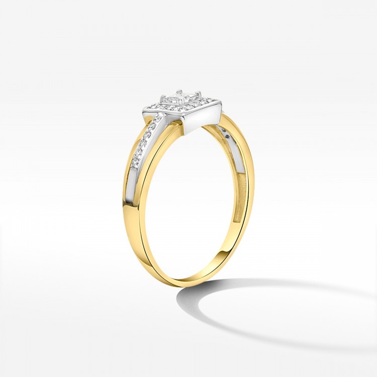 Pierścionek zaręczynowy z diamentami