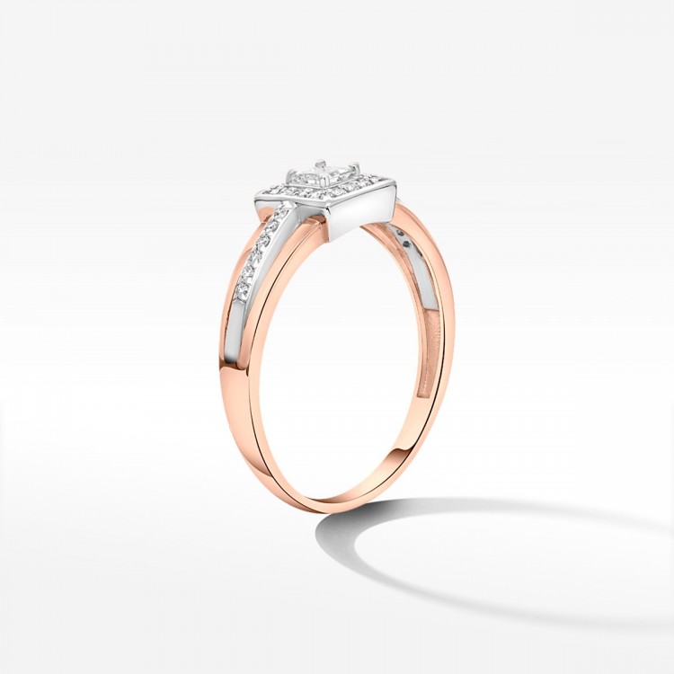 Pierścionek zaręczynowy z diamentami