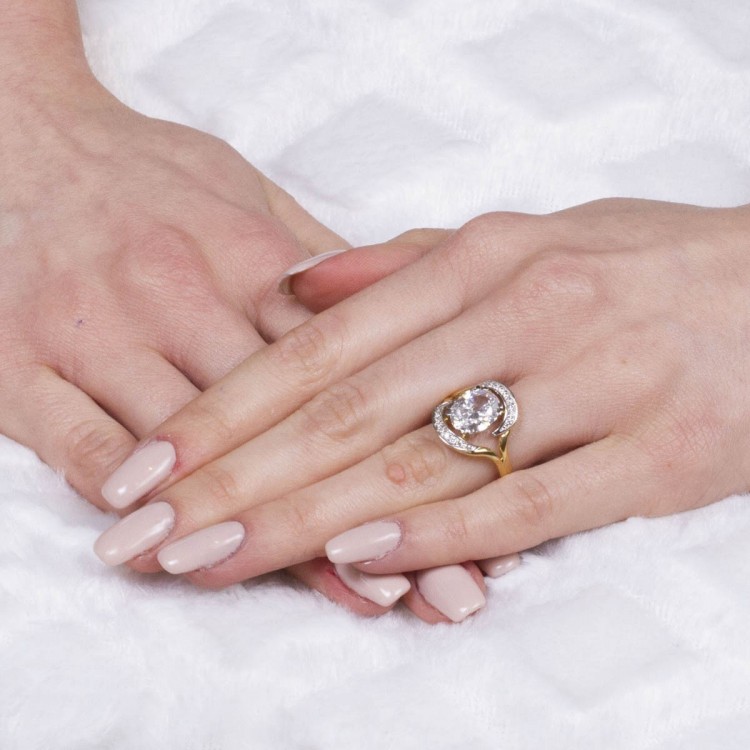 Pierścionek ze złota z cyrkoniami