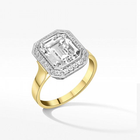 Pierścionek ze złota z białymi cyrkoniami