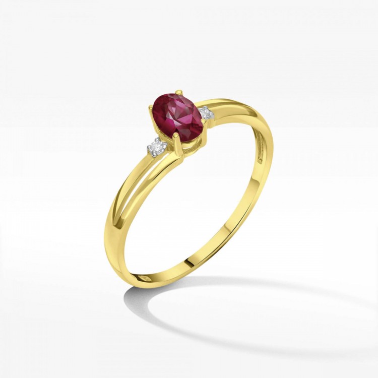 Złoty pierścionek z rubinem i diamentami